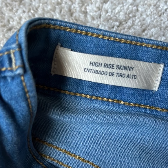 Universal Thread high rise skinny jeans. Size 0. - Picture 2 of 4